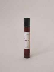 Parfum Les Archives 22:22 en 15ml – flacon en verre fumé rouge, photographie produit.